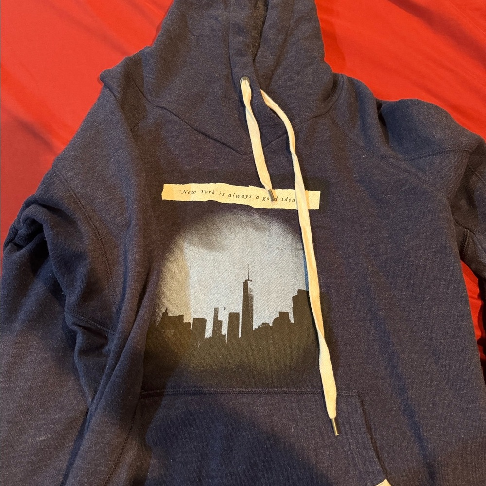 American Eagle women’s Navy NYC exclusive hoodie size small